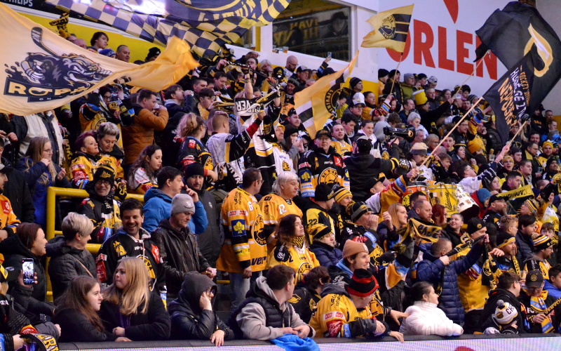 Předkolo play off extraligy se přesouvá do Litvínova. Podaří se hokejistům získat první vítězství?
