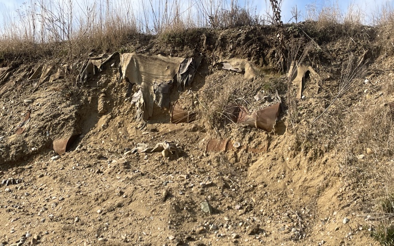 Styren leží na skládce v Nelahozevsi přes 30 let a ničí studny. Obce na Mostecku se děsí, že to skončí na Celio stejně