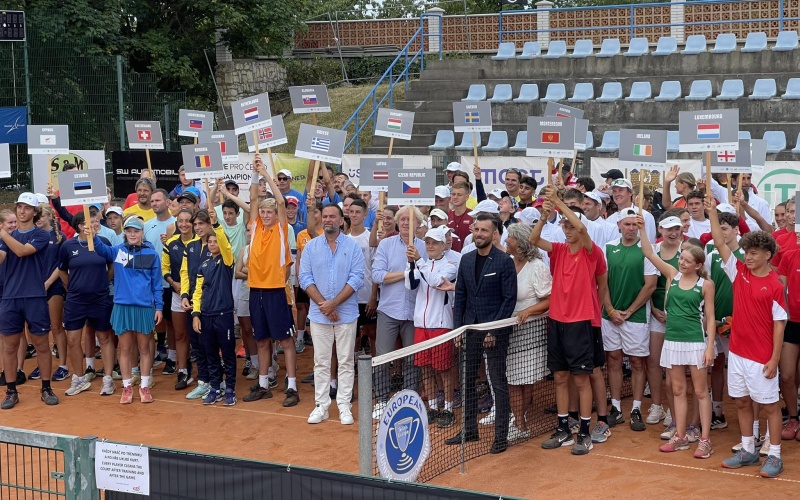 tenis nástup týmů Češi
