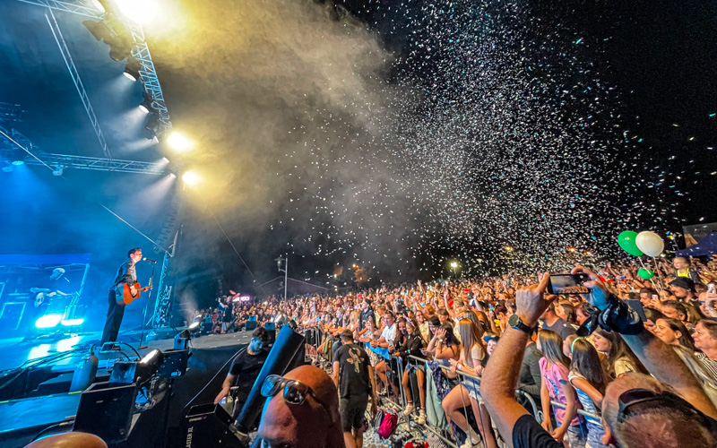 FOTO: Mirai prohlásil Mosteckou slavnost za největší koncert v téhle zemi