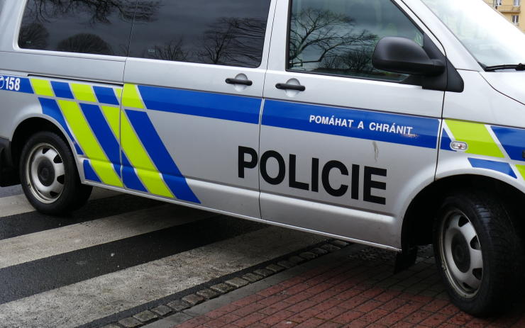 Policie vyšetřuje nehodu za odbočkou u Nemaku, žádá veřejnost o pomoc