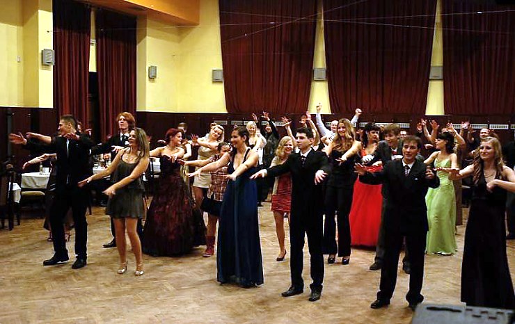 Taneční kurz v Bílině. Foto: archiv KC Kaskáda Taneční kurz v Bílině. Foto: archiv KC Kaskáda