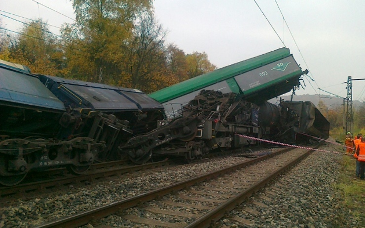 Následky srážky dvou nákladních vlaků u Řehlovic. Foto: Drážní inspekce