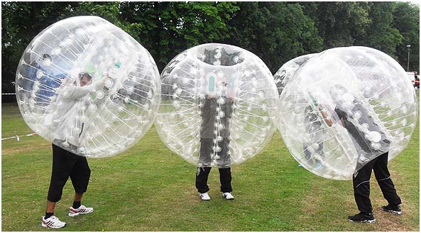 Na účastníky míčového festivalu čeká i bodyzorbing Na účastníky míčového festivalu čeká i bodyzorbing
