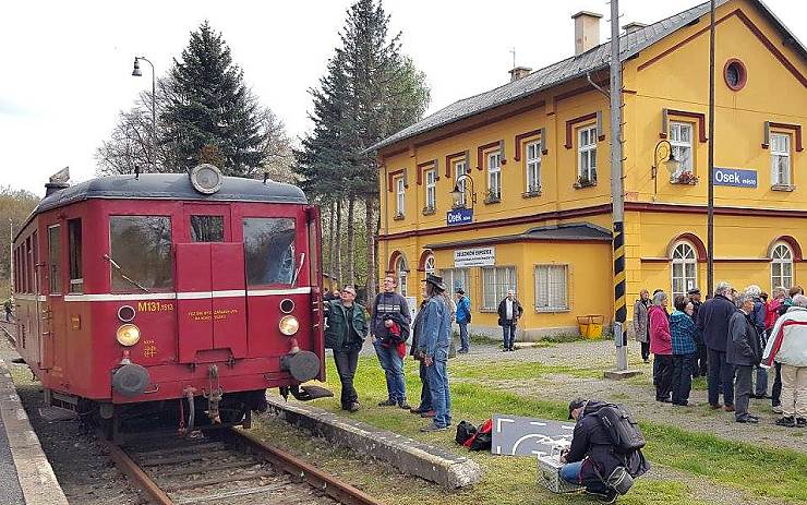 Jízda historického motoráčku na Moldavské dráze. Foto: Moldavská dráha - 140 let