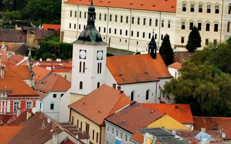 Během páteční noci se otevírají kostely, v Bílině zpřístupní věž