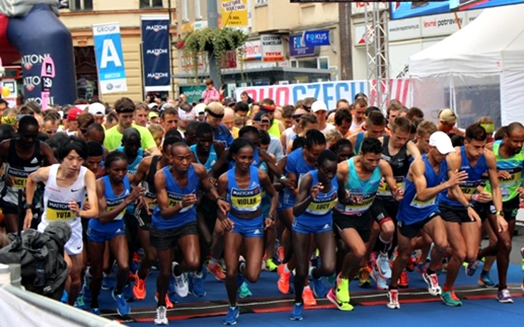 OBRAZEM: Sobotní půlmaraton v Ústí přilákal 3 700 běžců a padaly rekordy