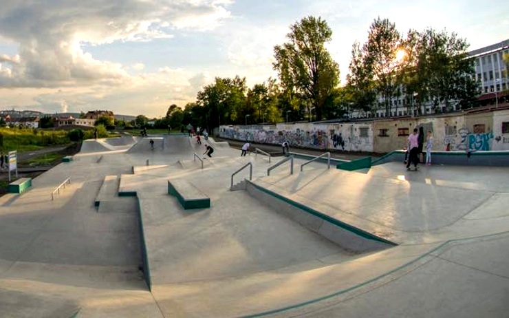 Na Angru se v sobotu slavnostně otevírá nový skatepark