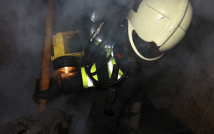 Čtyřleté dítě zemřelo v noci při požáru ložnice v Teplicích