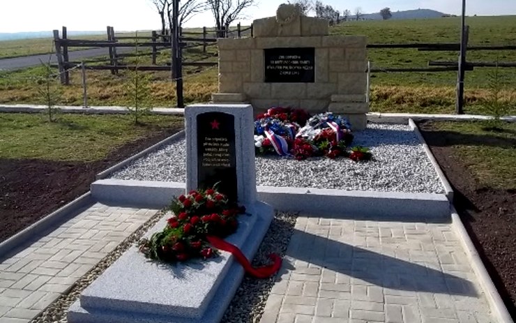 Další pomník obětem druhé světové války byl opraven