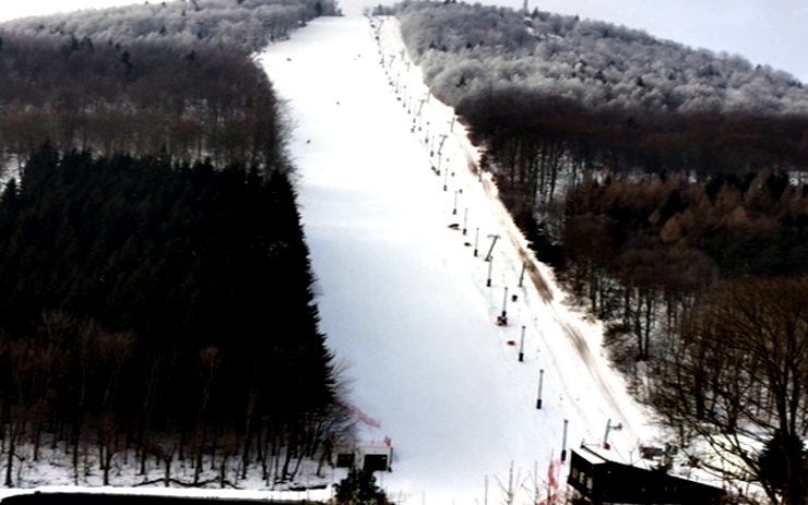 VÍTE, ŽE….Slalomák na Bouřňáku je druhou nejprudší sjezdovkou v Čechách