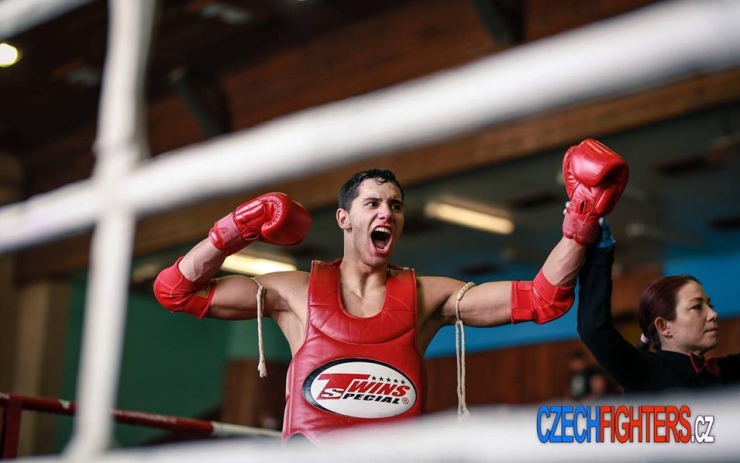 Leonidas gym vyhrál bitvu Dubí versus Osek Thajský box