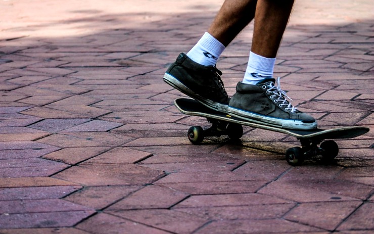 Mladého skateboardistu srazil na Masarykově třídě opilý řidič. Od nehody ujel