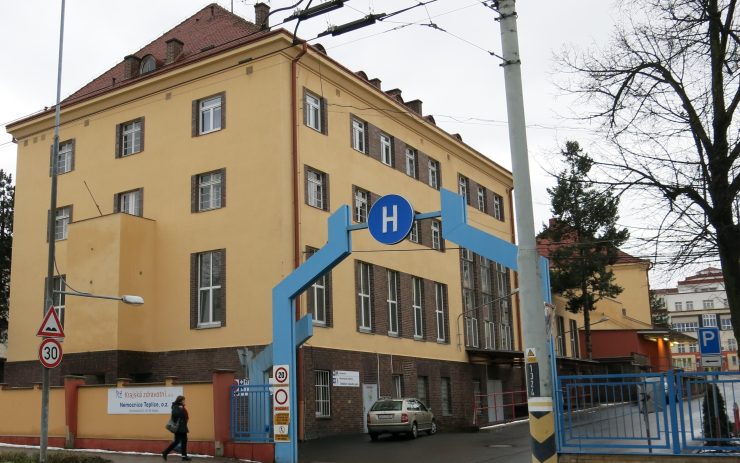 UPOZORNĚNÍ: Nemocnice bude část soboty odklánět rodičky mimo Teplice, v pavilonu nepůjde elektřina