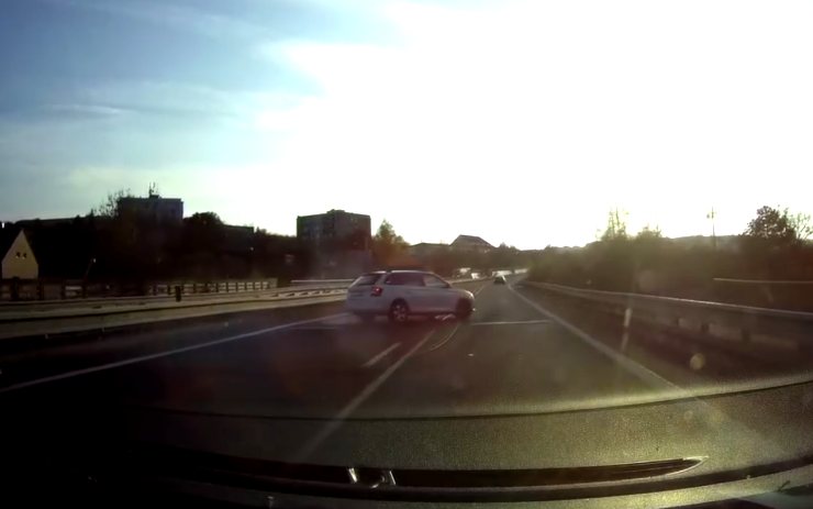 VIDEO: Policisté obvinili agresivního vybržďovače od Obrnic. Může jít na osm let do vězení!