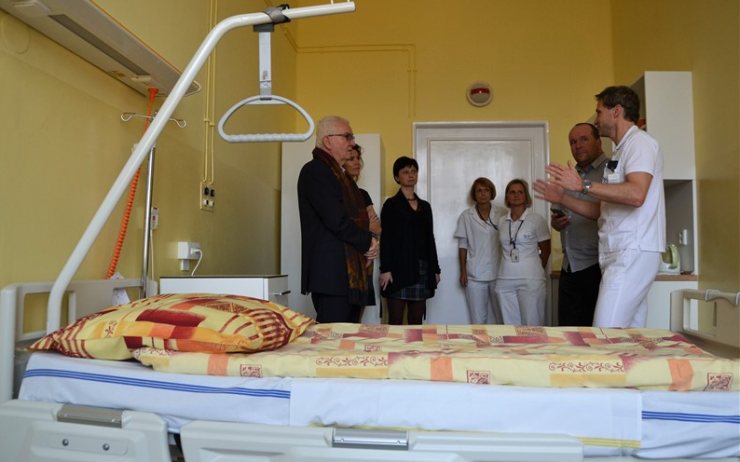 V teplické nemocnici představili nový pokoj pro pacientky v těžké životní situaci