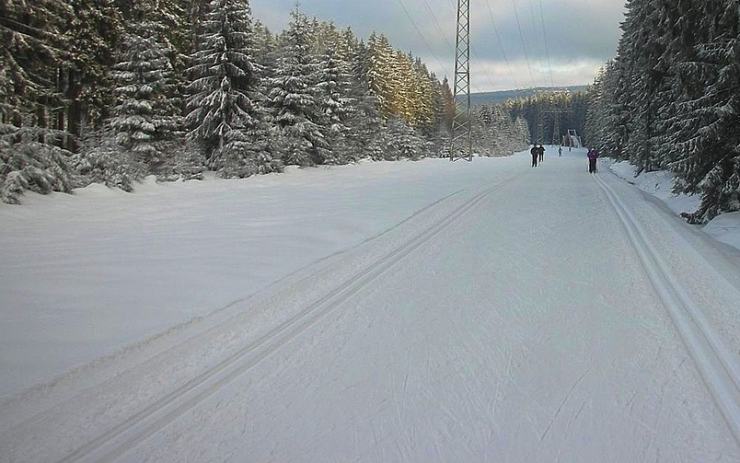 Běžkaři mají trasy připravené, sjezdaři se dočkají v úterý