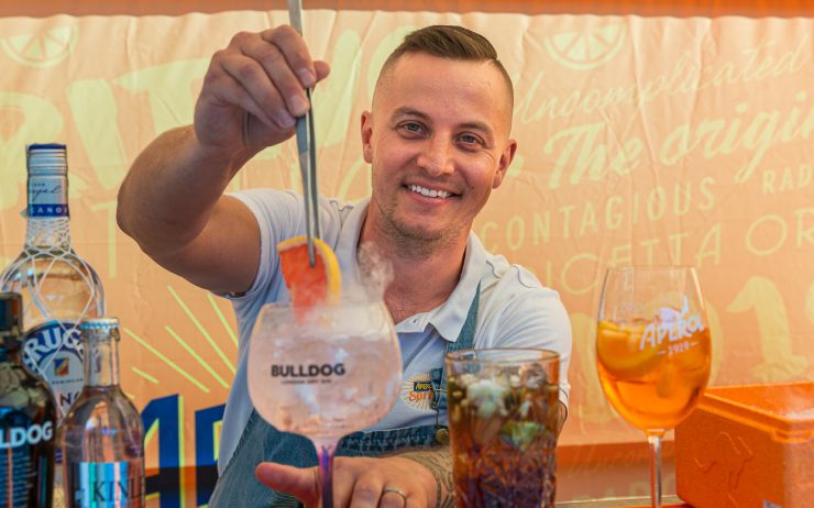 OBRAZEM: Příjemný podvečer s Aperol Lounge v teplické Galerii