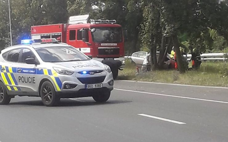 FOTO OD VÁS: Takto dopadlo auto po vážné nehodě na průtahu Bílinou