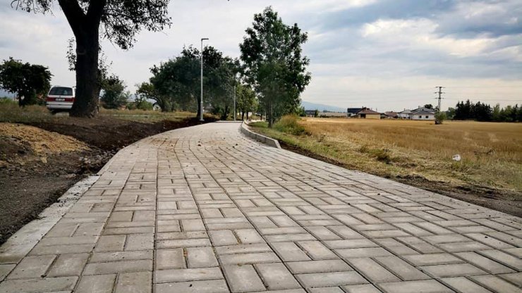 V Lahošti opravili chodník z obce k duchcovskému nádraží