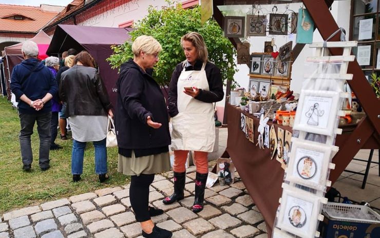 OBRAZEM: Osecké tradiční trhy nabídly v sobotu potěšení pro oči, kulinářská lákadla i praktické předměty