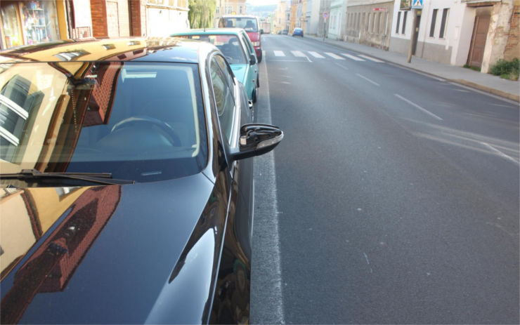 Policie hledá svědky dopravních nehod. Řidiči v obou případech z místa ujeli