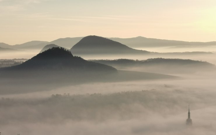 Z léta rovnou do zimy! Po velmi teplém víkendu dorazí brutální ochlazení