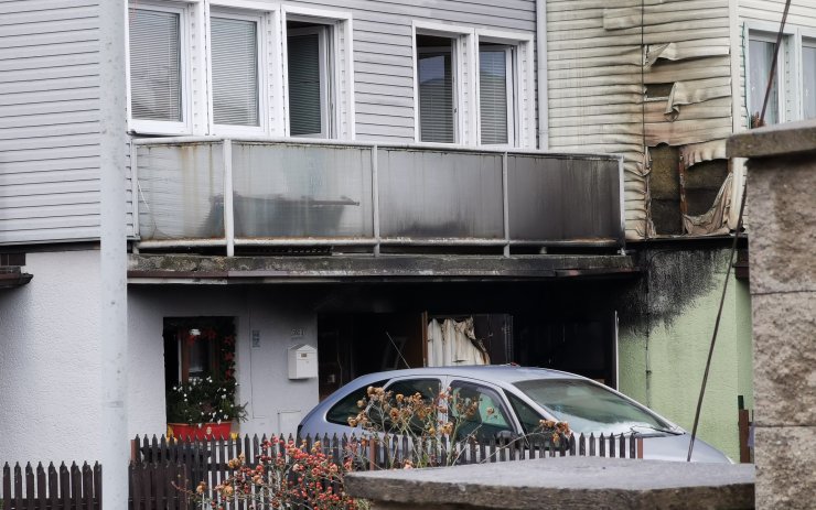 V Duchcově vyhořela garáž, požár poškodil i sousední dům