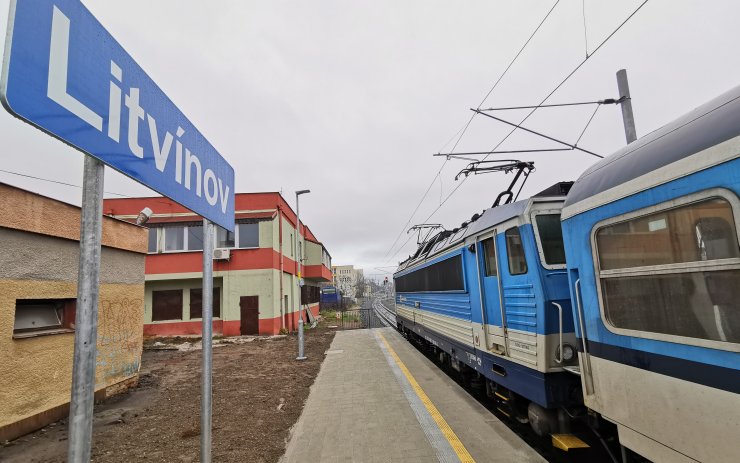 VIDEO: Z litvínovského nádraží odjel do Teplic historicky první elektrický vlak! 