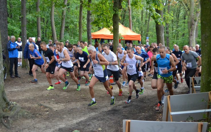 Celníci poběží na Doubravku: Síly tu změří sedm desítek běžců, z toho i čtrnáct žen