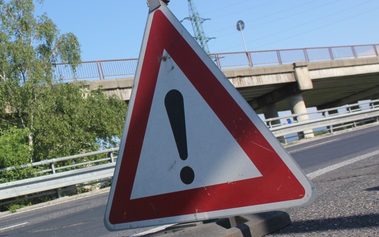 AKTUÁLNĚ: Část silnice z Teplic do Mostu a Teplická ulice je kvůli vyšetřování výbuchu uzavřena