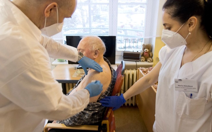 Ministerstvo zdravotnictví spustilo centrální rezervační systém pro očkování proti covidu