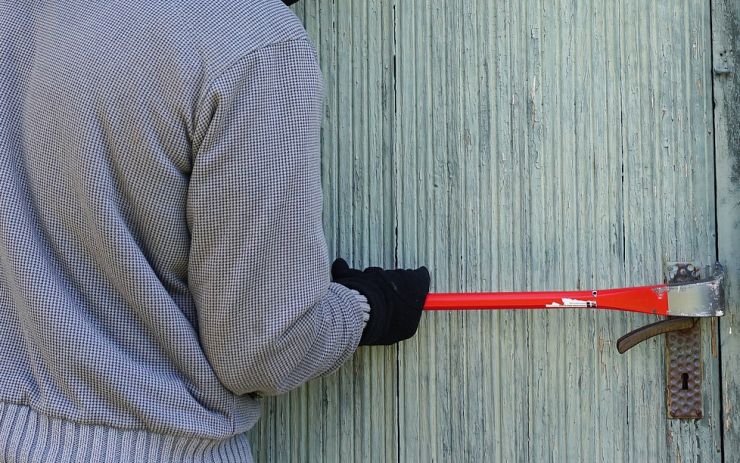 V Teplicích se to hemží zloději, majitelé našli své garáže vykradené