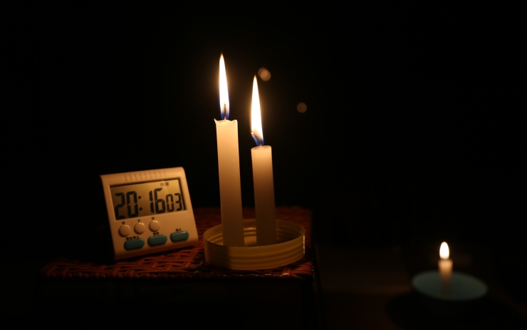 AKTUÁLNĚ: Masivní výpadek elektřiny na severu Čech. Bez proudu jsou stovky domácností