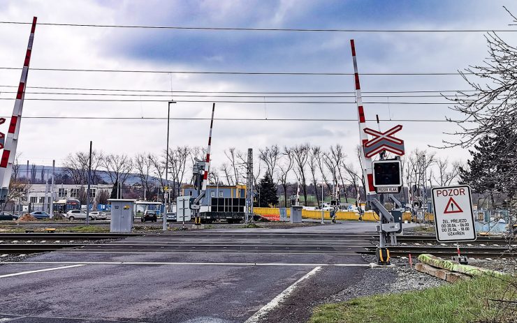 Od úterý budou uzavřené přejezdy na Tolstého ulici a v Řetenické