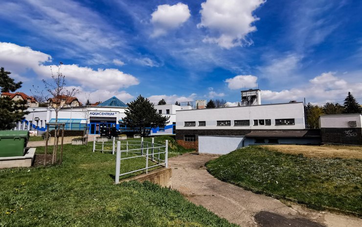 Na Aquacentru v Teplicích bude letos dokončená oprava střechy