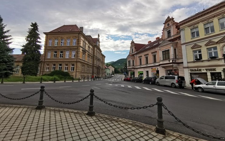 Od soboty začne z Oseku na Dlouhou Louku jezdit cyklobus