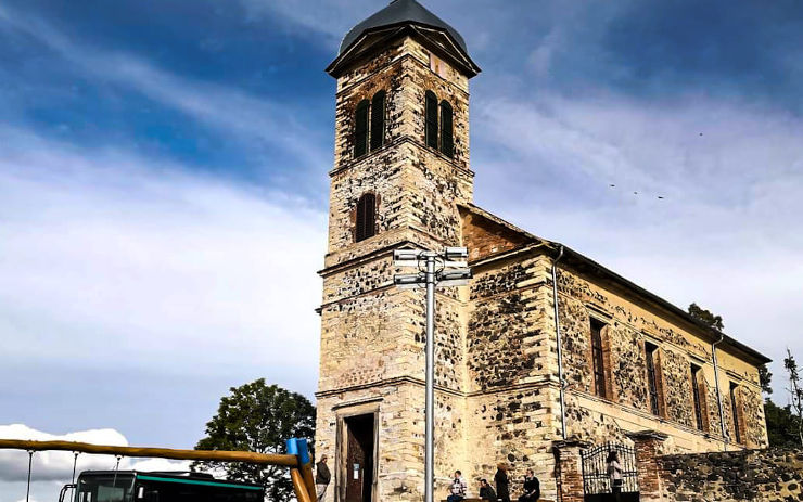 Mrzlický kostel rozezní v září zvon věžních hodin