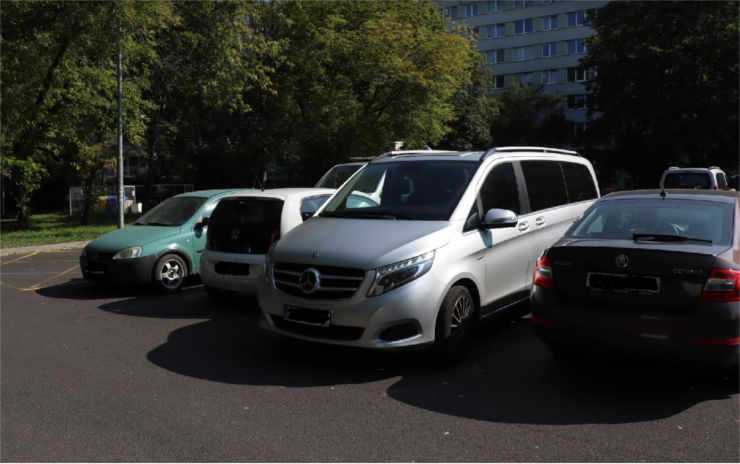 FOTO: Neviděli jste nehodu? Řidič naboural dodávku a ujel, policie hledá svědky