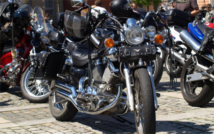 V sobotu budou Novosedlicemi hřmít motorky