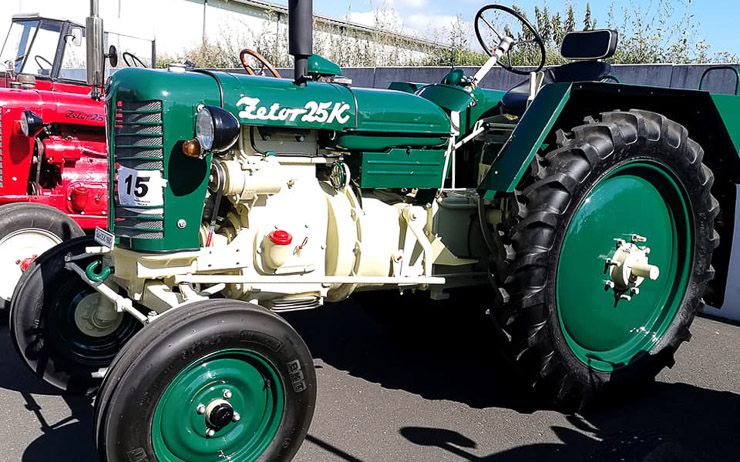 OBRAZEM: V Žalanech si dali v sobotu sraz majitelé historických traktorů 