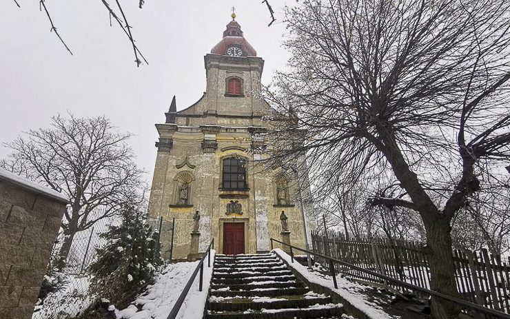 Pomozte vrátit jeníkovskému kostelu původní vzhled