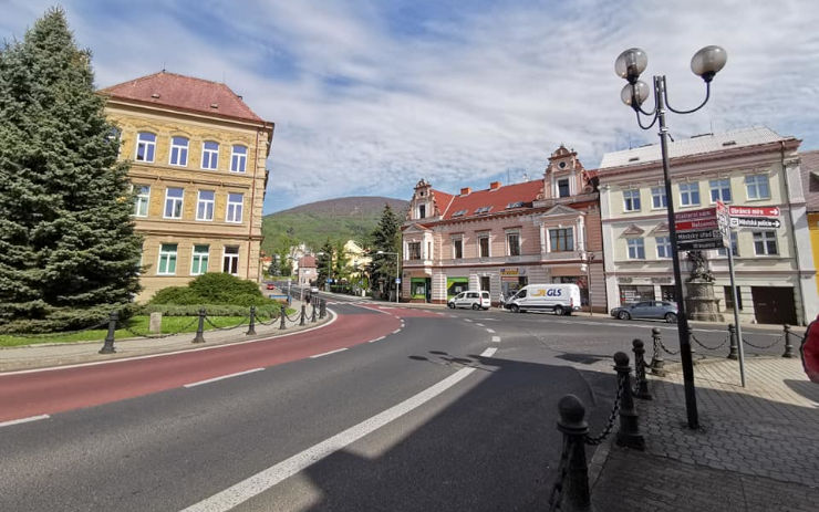 Osek vyčlenil z rozpočtu na pomoc Ukrajině čtvrt miliónu korun