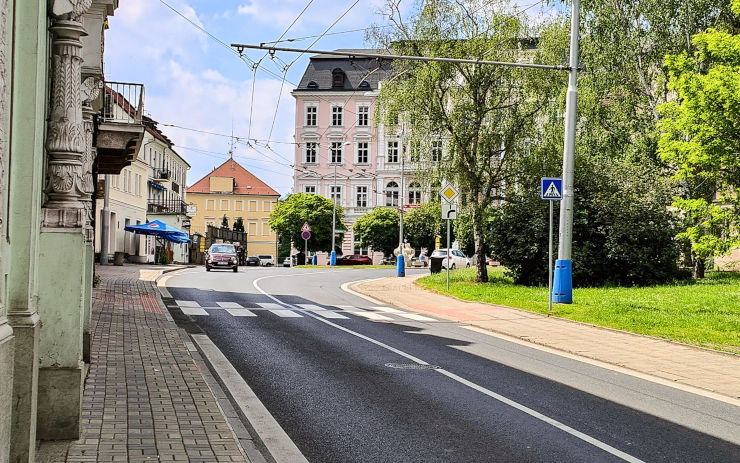 Na nový přechod v Mlýnské ulici si musí zvykat řidiči i chodci