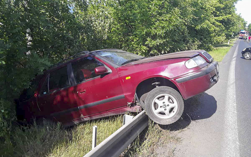 Po srážce tří aut u Hudcova zasahovali záchranáři, pro zraněného letěl vrtulník