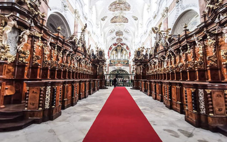 Areál oseckého kláštera se turistům otevře i v neděli