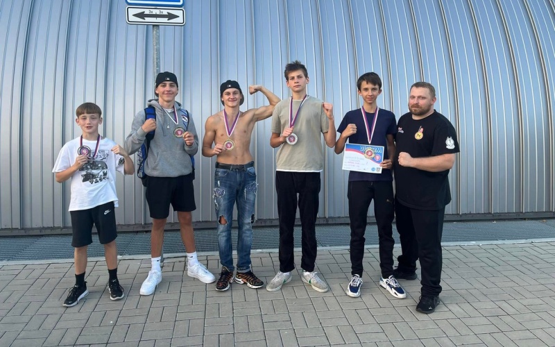 Bojovníci z klubu Leónidas Gym - Muay Thai Dubí získali na mistrovství ČR v K1 a kickboxu tři mistrovské tituly!