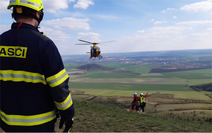 Hasiči během Velikonočního pondělí vyjížděli dvakrát k záchraně paraglidisty