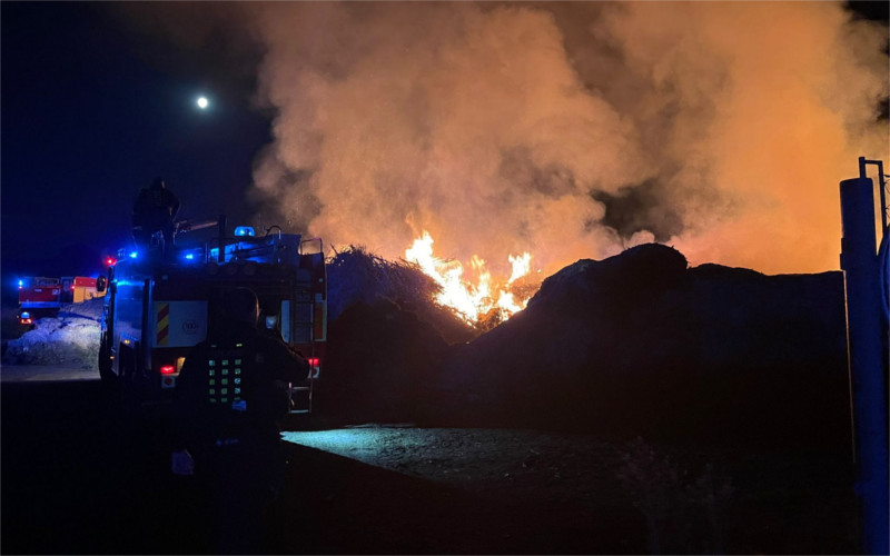 Teplo a sucho nahrává vzniku požárů, hasiči na Teplicku vyjížděli o víkendu hned třikrát