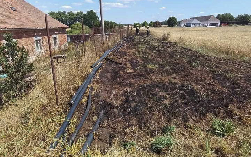 Takhle začal žhavý víkend! Hasiči zasahovali u deseti požárů polí, odpadu a luk v Ústeckém kraji